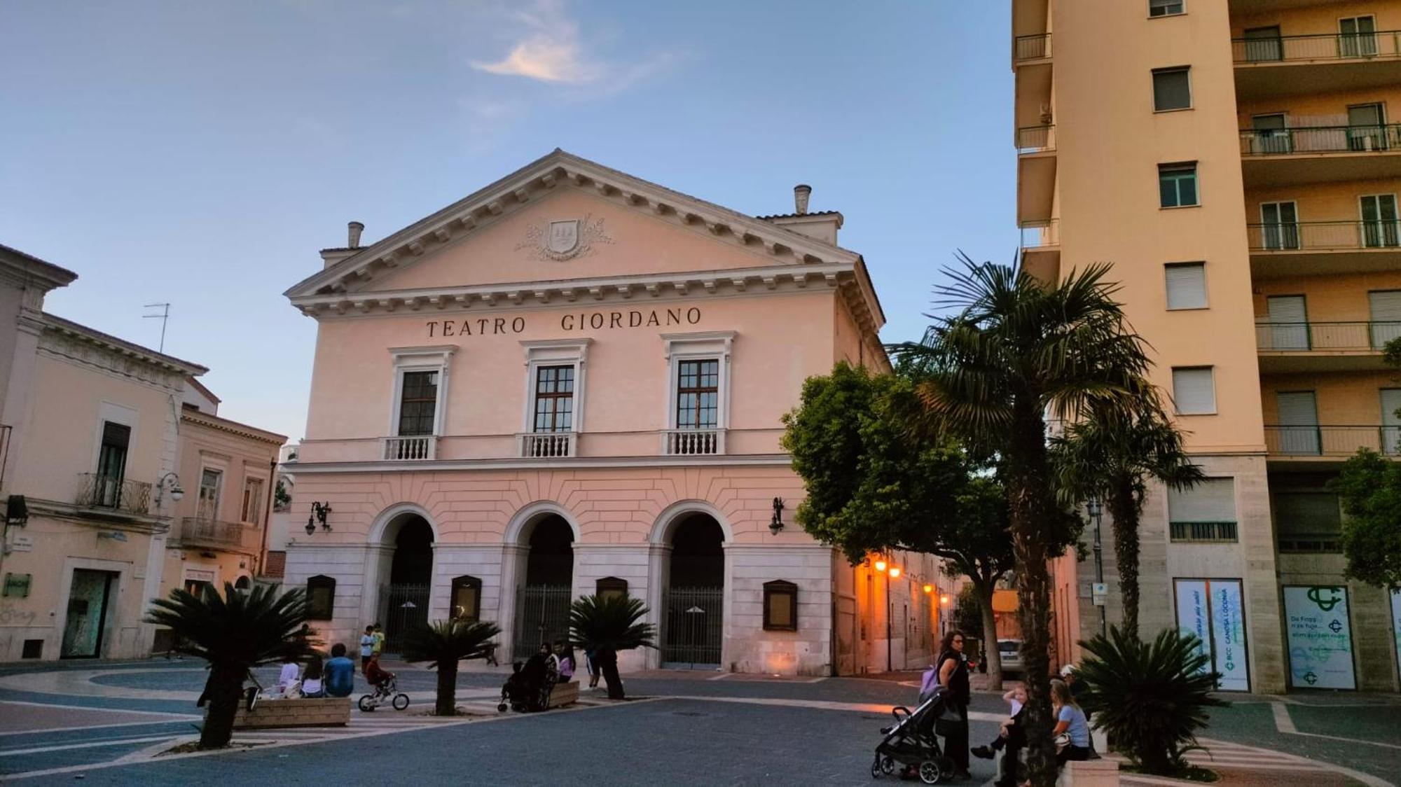 Outside Boutique Hotel Foggia Luaran gambar
